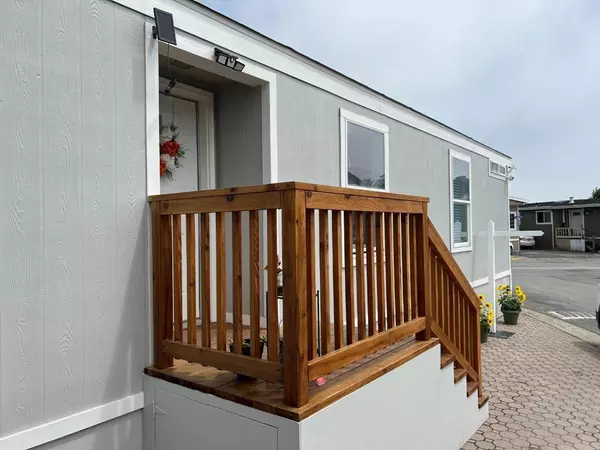 Moss Beach, CA 94038,108 Corona LN