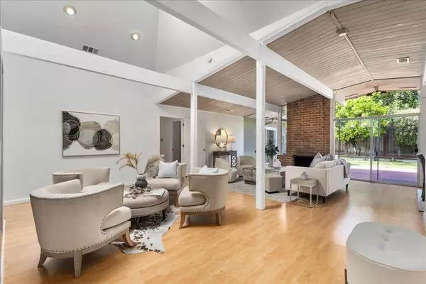 Cupertino, CA 95014,733 Stendhal LN