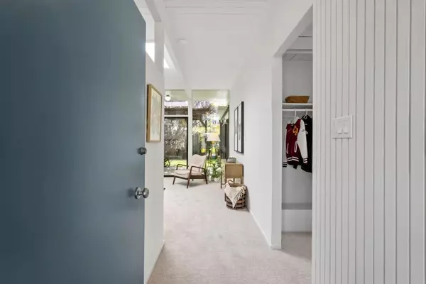 Palo Alto, CA 94303,2004 Edgewood DR