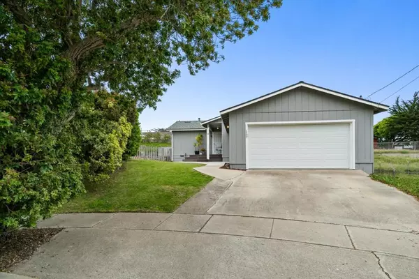 227 Barbara CIR, Marina, CA 93933