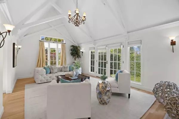 Palo Alto, CA 94306,260 Miramonte AVE