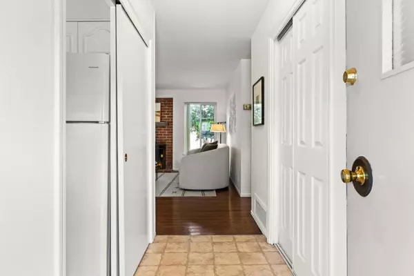 Redwood City, CA 94061,3705 Farm Hill BLVD