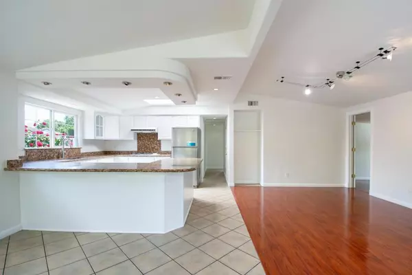 Cupertino, CA 95014,10201 Sterling BLVD