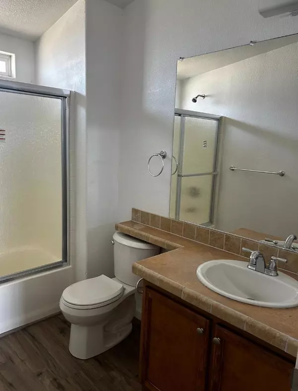 Huron, CA 93234,16510 SE Almond