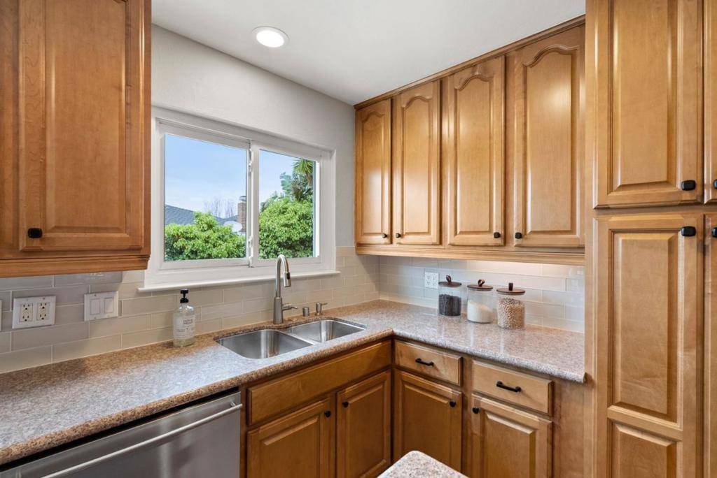 Foster City, CA 94404,1067 Sanderling ST