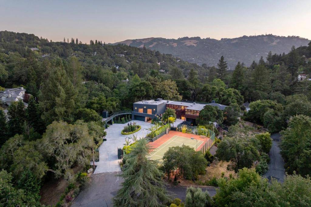 12 Las Aromas, Orinda, CA 94563