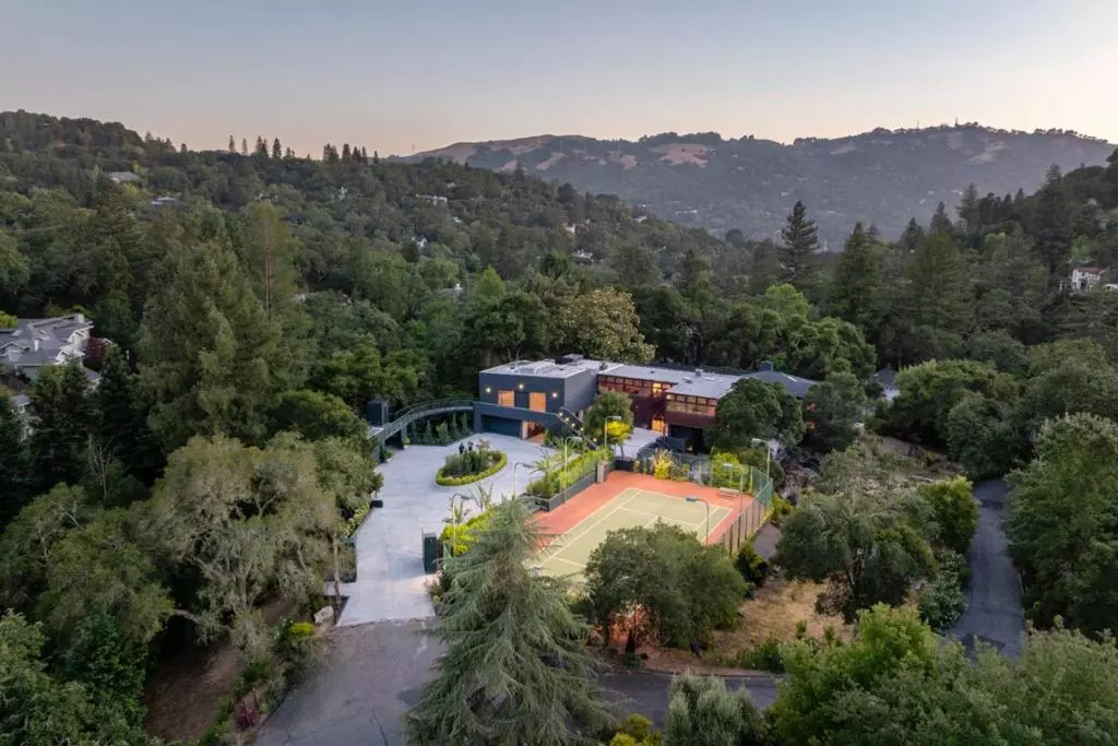 Orinda, CA 94563,12 Las Aromas