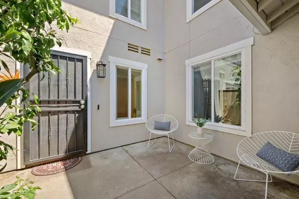 Foster City, CA 94404,845 Spruance LN
