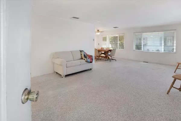 Corralitos, CA 95076,270 Hames RD