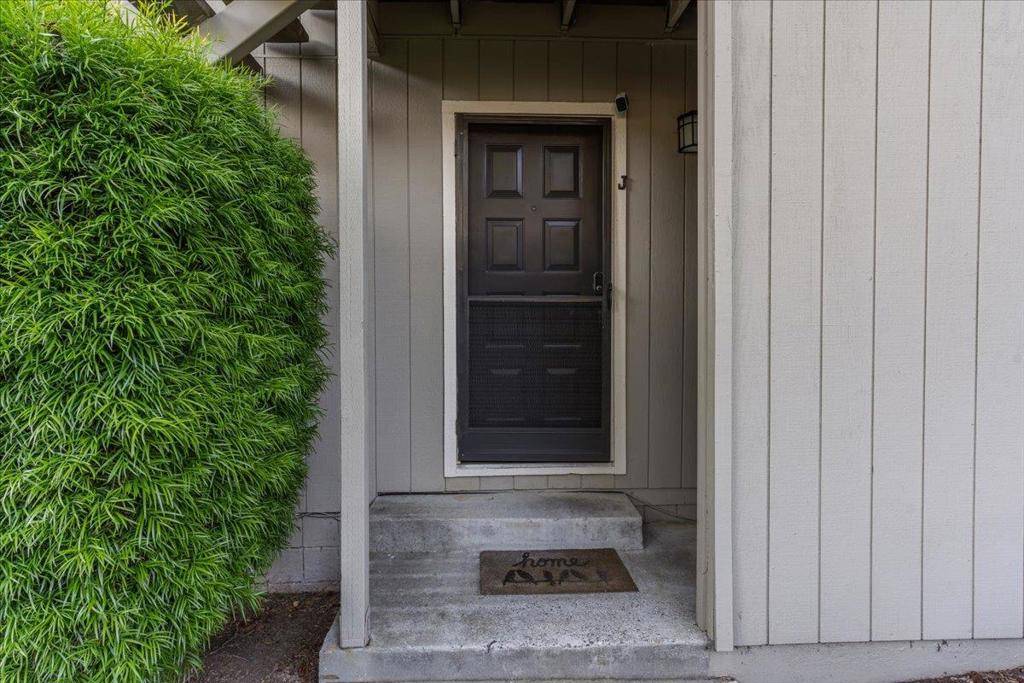 Campbell, CA 95008,915 Apricot AVE #J