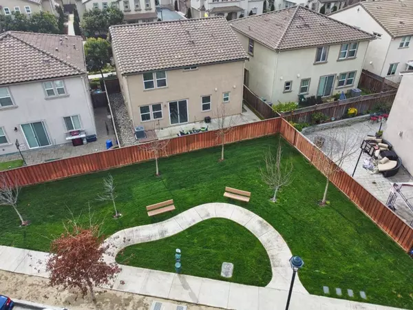 Gilroy, CA 95020,21 Caspian WAY