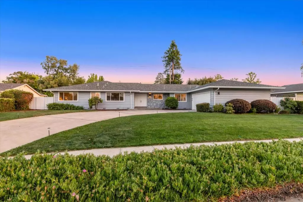 Saratoga, CA 95070,19701 Via Escuela DR