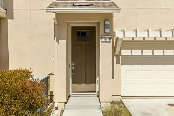 Newark, CA 94560,37610 Breakers RD