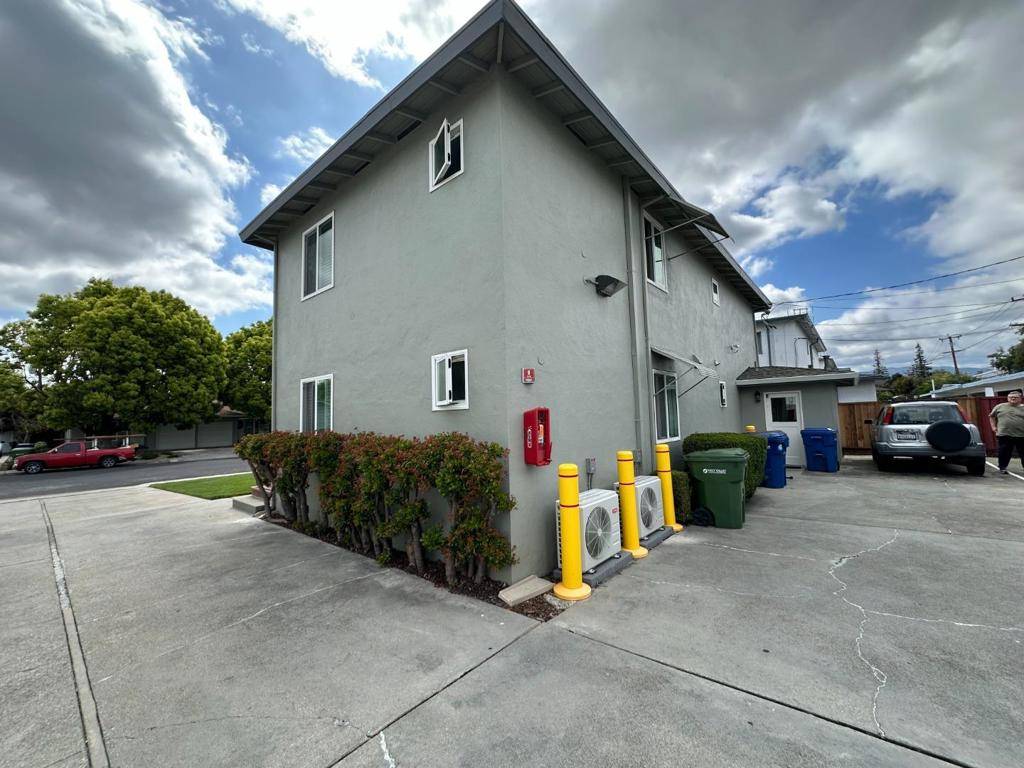 Campbell, CA 95008,373 Kuehnis DR