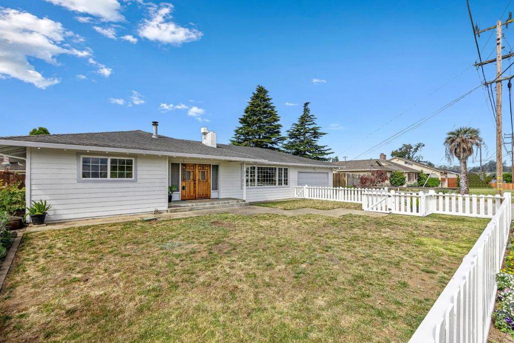 Watsonville, CA 95076,213 Calabasas RD
