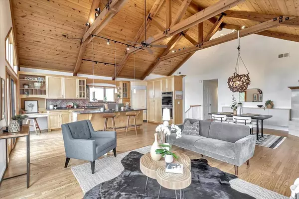 Moss Beach, CA 94038,840 Lincoln ST