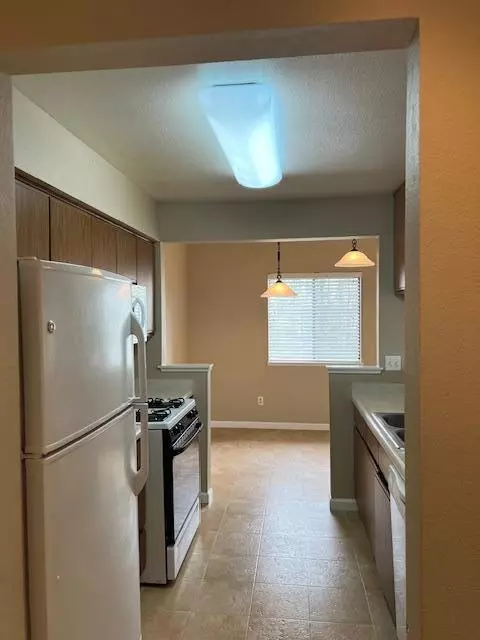 Salinas, CA 93906,2422 N Main ST #F