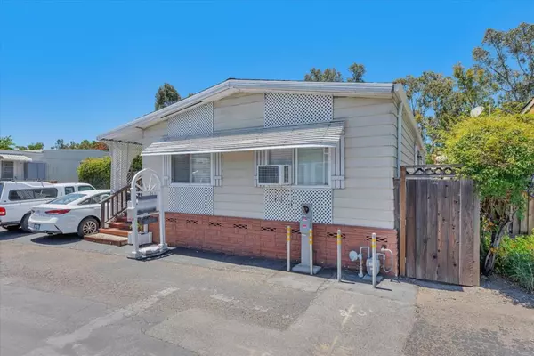 Los Gatos, CA 95030,14685 Oka RD