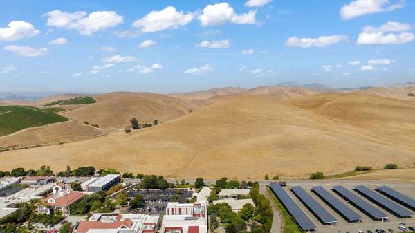 1 Collier Canyon RD, Livermore, CA 94551