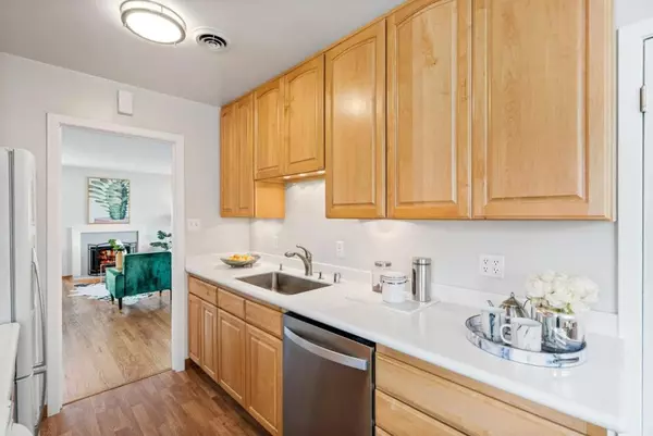 South San Francisco, CA 94080,124 Casey DR