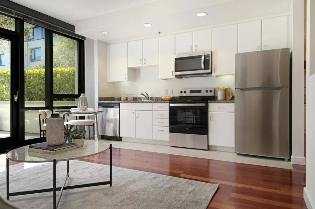San Francisco, CA 94107,250 King ST #442