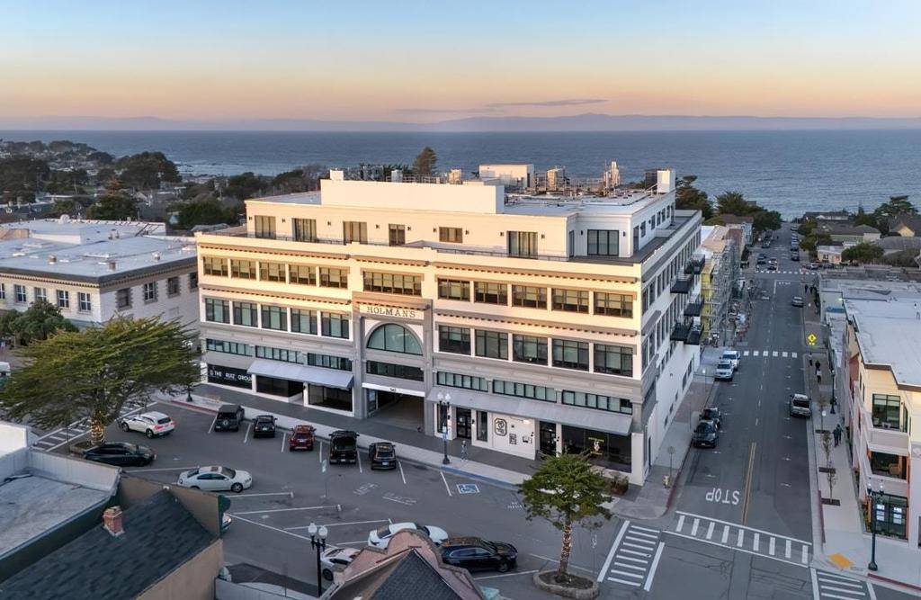 Pacific Grove, CA 93950,542 Lighthouse AVE #301