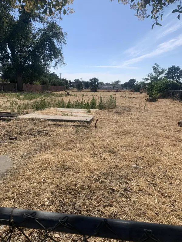 326 Oak AVE, Galt, CA 95632