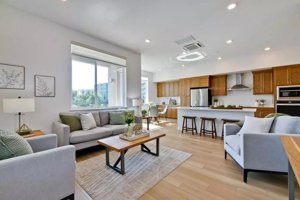 San Jose, CA 95117,3208 Mallard CT #403