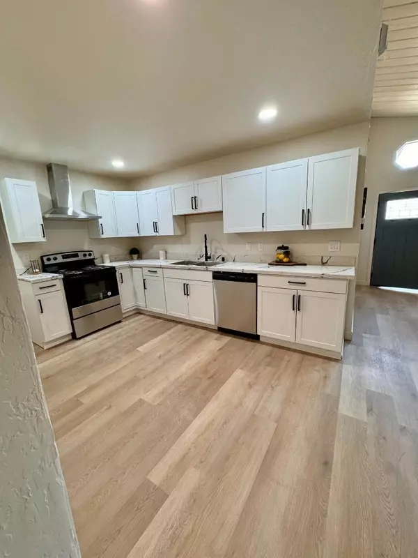 Hollister, CA 95023,1152 Crescent LN