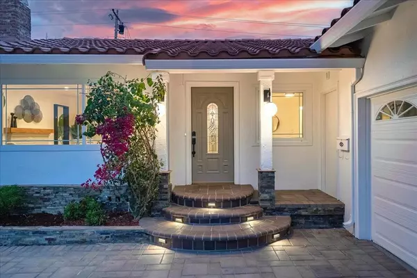 Cupertino, CA 95014,7669 Rainbow DR