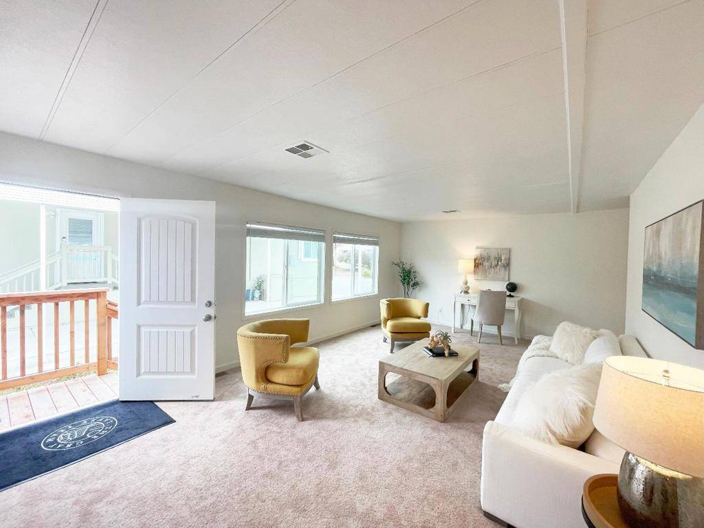 Half Moon Bay, CA 94019,19 Canada Cove Ave