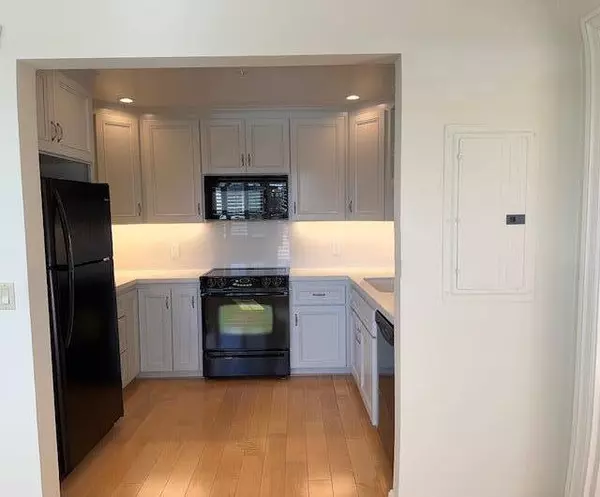 San Mateo, CA 94402,10 Crystal Springs RD #2512