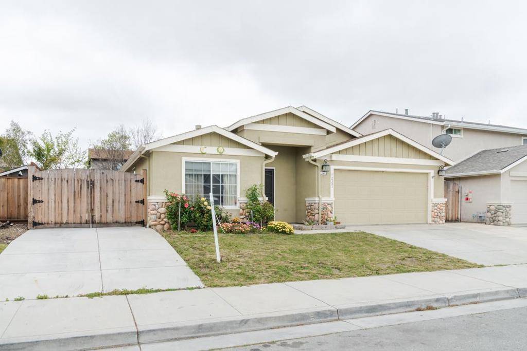 2351 Driftwood CT, Hollister, CA 95023
