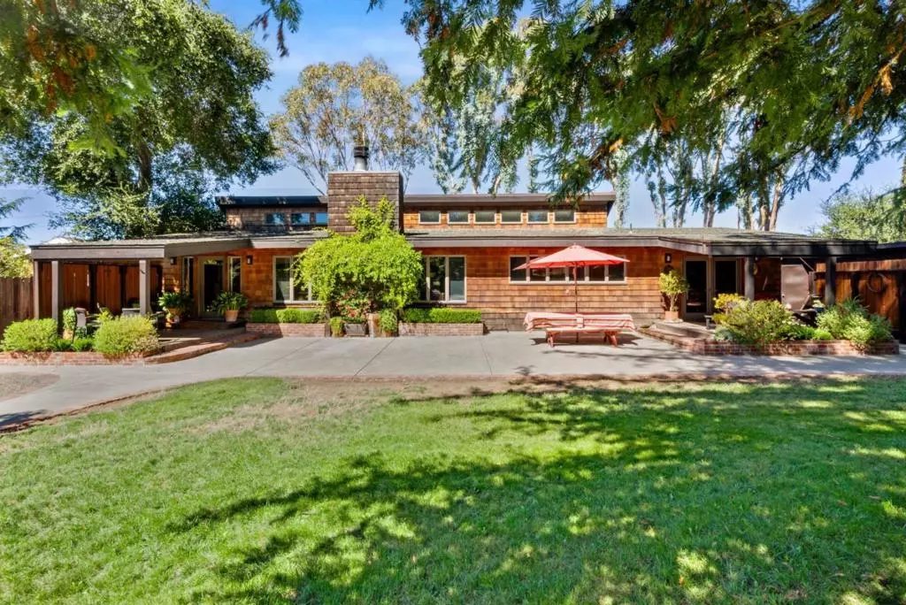 Los Gatos, CA 95032,17231 Wedgewood AVE