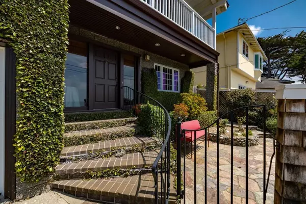 Moss Beach, CA 94038,667 Kelmore ST