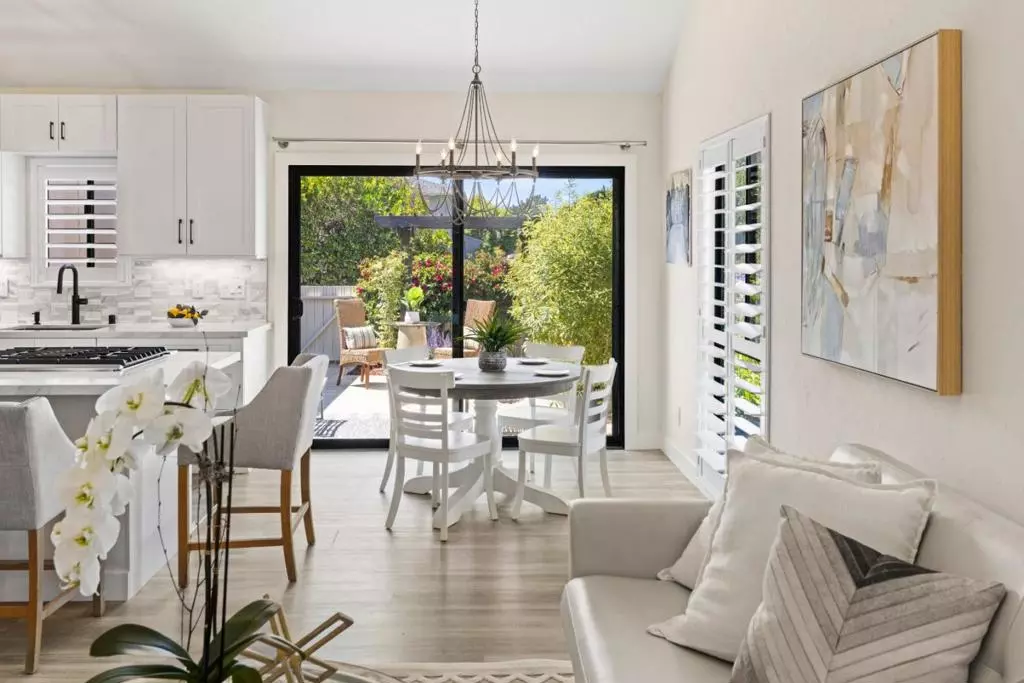 Carmel, CA 93923,4000 Rio RD #9