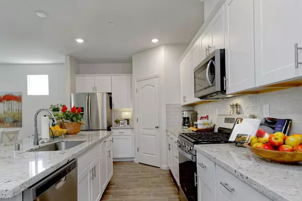 Hollister, CA 95023,2021 Rosewood DR