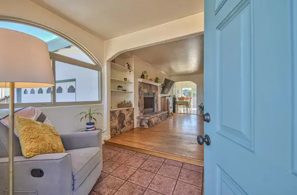 Marina, CA 93933,490 Albert WAY