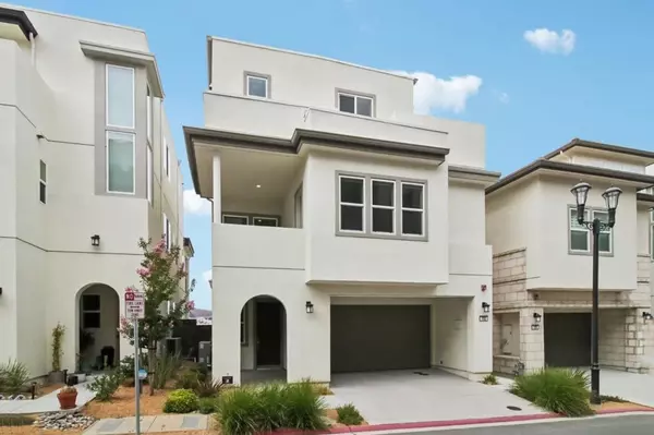 Daly City, CA 94014,152 Harvest ST