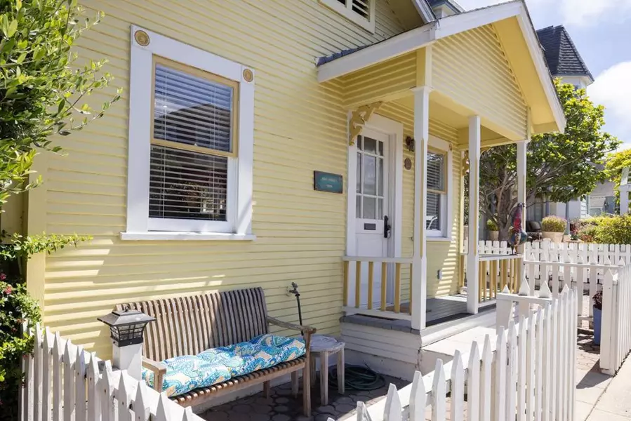 125 16th ST, Pacific Grove, CA 93950