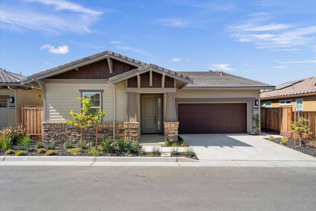 2106 White Oak DR, Hollister, CA 95023