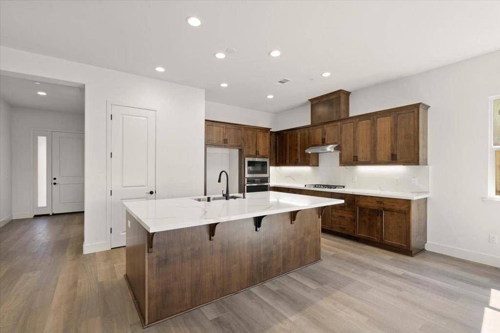 Hollister, CA 95023,2106 White Oak DR