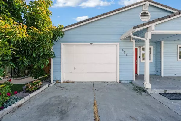 Hollister, CA 95023,691 Chaparral CT