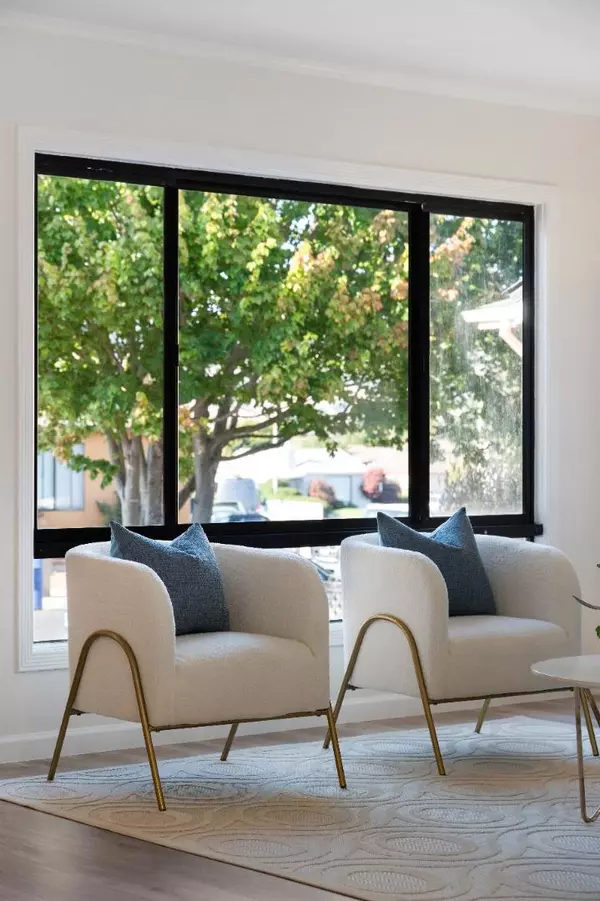 South San Francisco, CA 94080,221 Manor DR