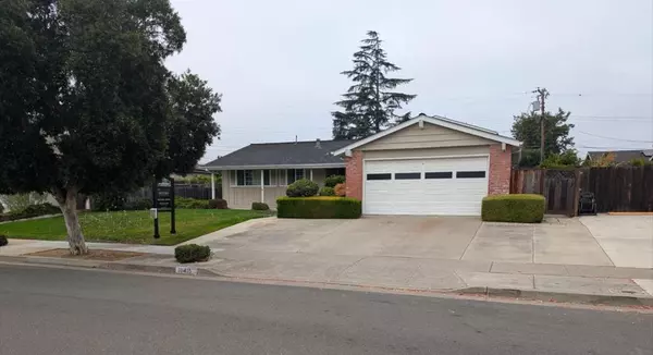 10415 Plum Tree LN, Cupertino, CA 95014