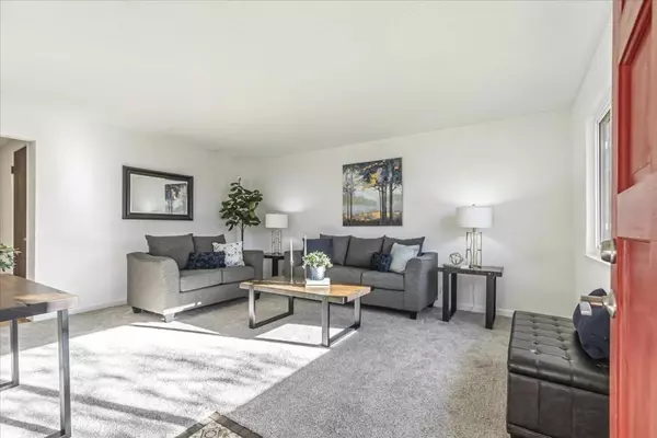 Milpitas, CA 95035,1697 Big Bend DR