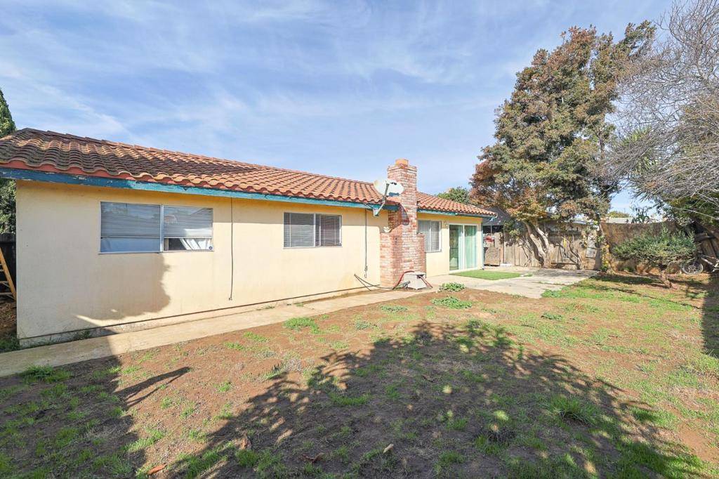 Salinas, CA 93906,18365 Van Buren AVE
