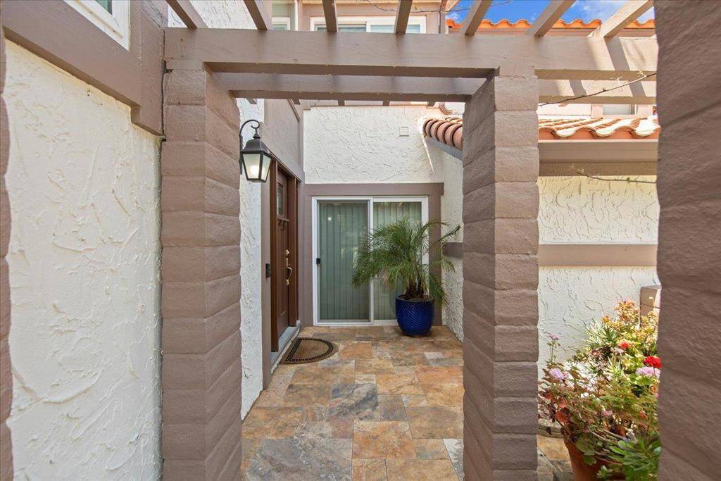 Los Gatos, CA 95032,105 Calle Nivel