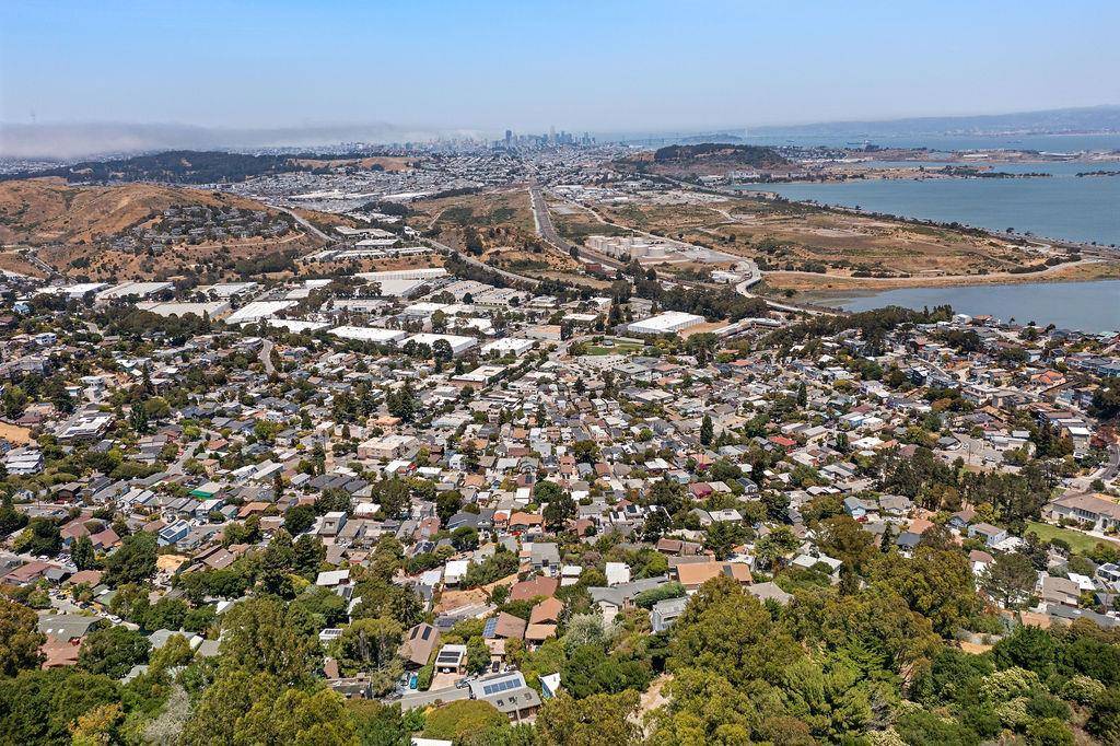 Brisbane, CA 94005,434 Kings RD
