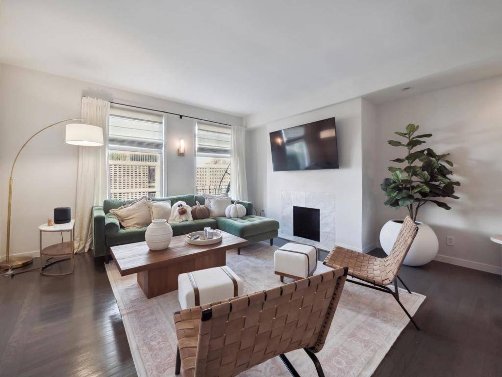 San Francisco, CA 94115,2205 Sacramento St #301